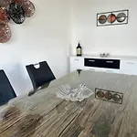 Apartamento Modernes Fuer Bis Zu 10 Gaeste *