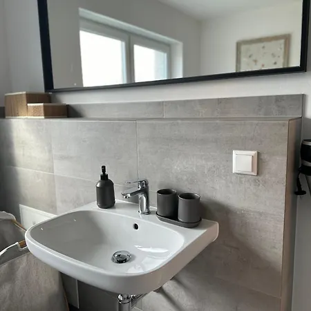 Apartment Haus Emma Grosses Ferienhaus Mit Garten Fuer Bis Zu 10 Personen