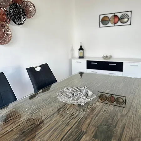 Apartment Haus Emma Grosses Ferienhaus Mit Garten Fuer Bis Zu 10 Personen *