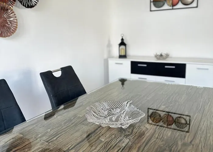 Apartamento Modernes Fuer Bis Zu 10 Gaeste *